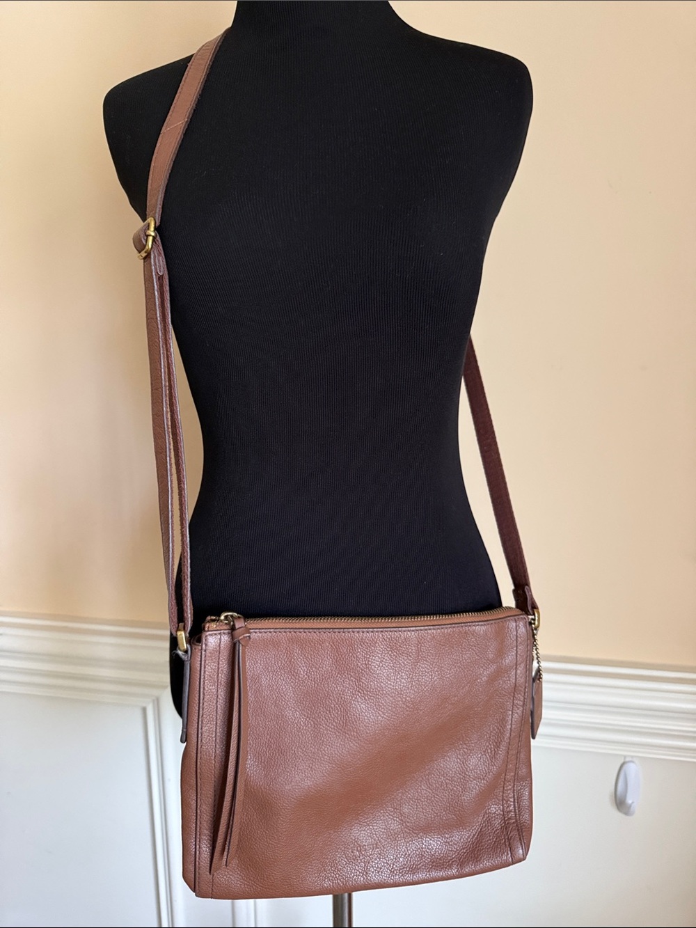 Fossil Classic Brown Leather Crossbody Bag